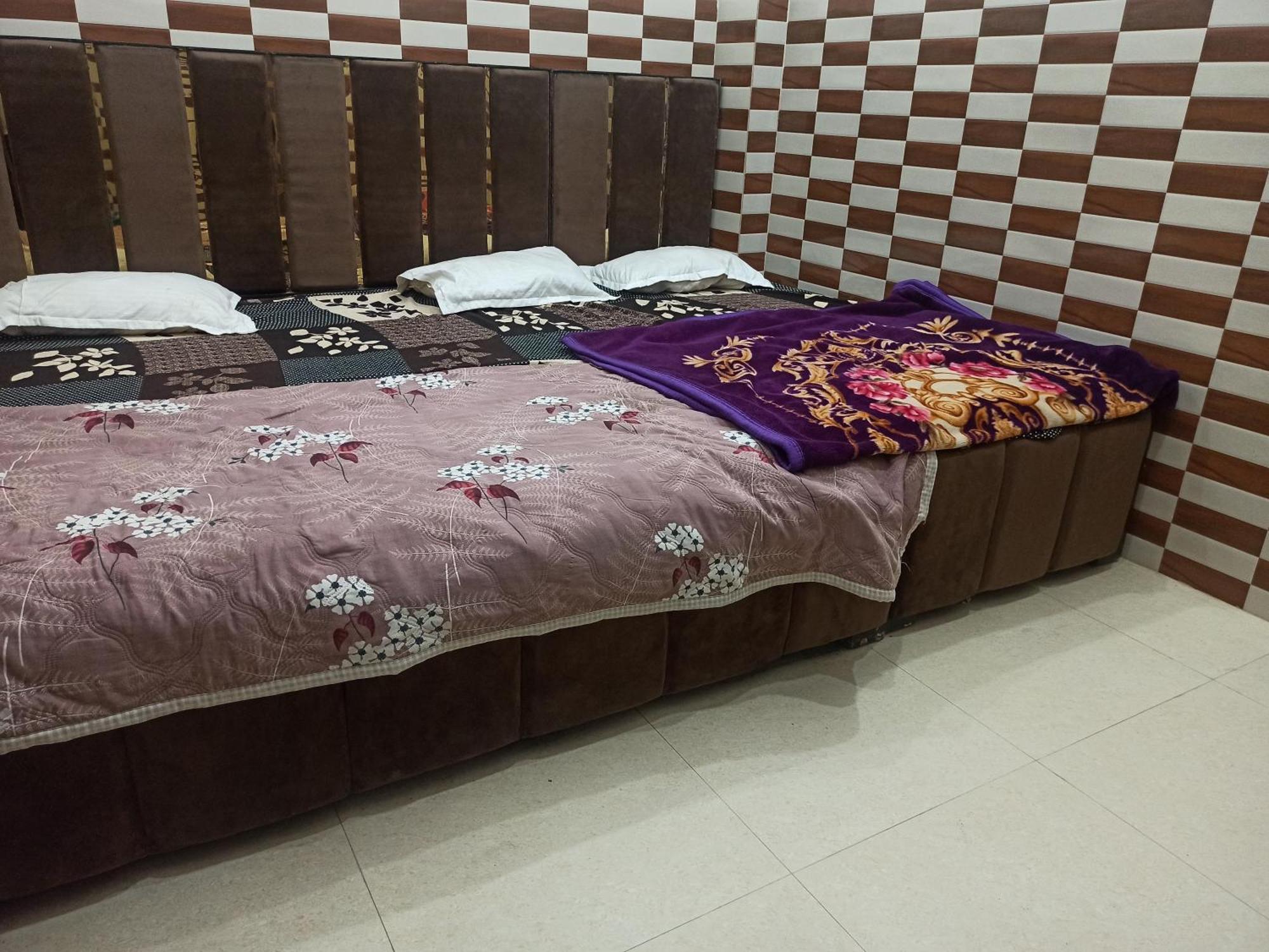 Mero Dham Guest house Vrindavan
